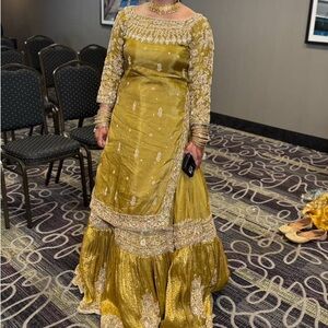 Elegant mehndi green Embroidered Pakistani pishwas